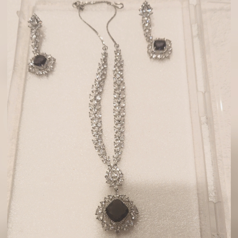 Vintage Purple rhiinestone emarald cut Neklace and earing set